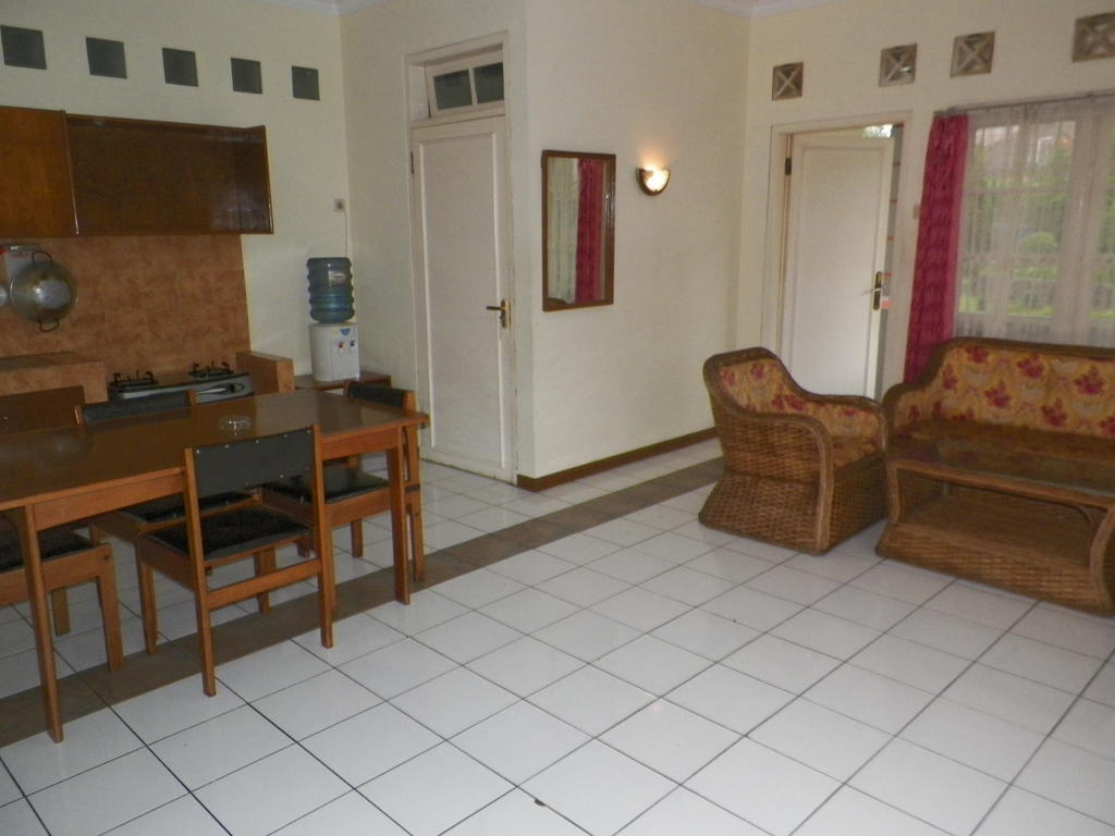 Hotel Puspa Sari Redpartner Ciater Habitación foto